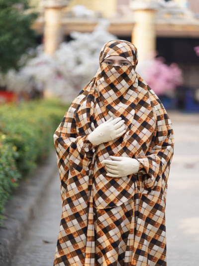 লাক্সারি আবায়া